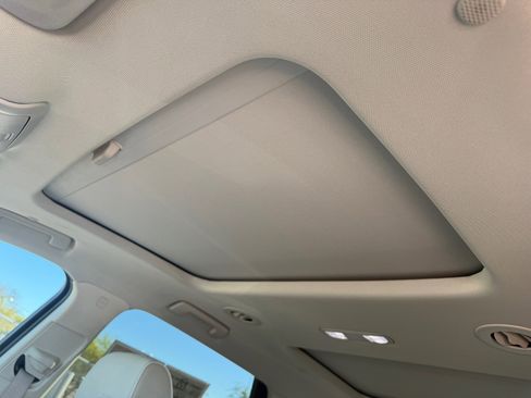 Used 2023 Buick Enclave Avenir image 25