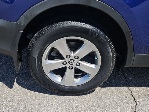 Used 2015 Toyota RAV4 XLE AWD/4WD image 9