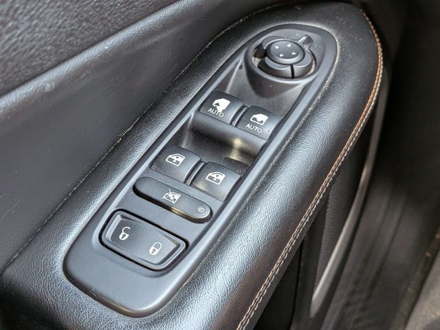 Used 2019 Jeep Compass Latitude w/ Cold Weather Group AWD/4WD image 22
