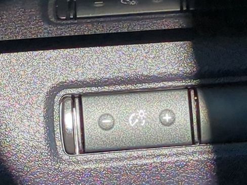 Used 2024 Nissan Pathfinder S FWD image 23