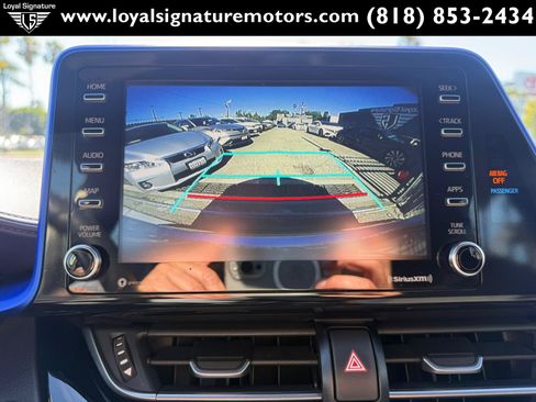 Used 2020 Toyota C-HR XLE FWD image 23