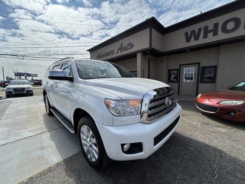 Used 2017 Toyota Sequoia Platinum image 21