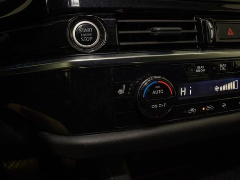 Certified 2023 Nissan Pathfinder SL image 16