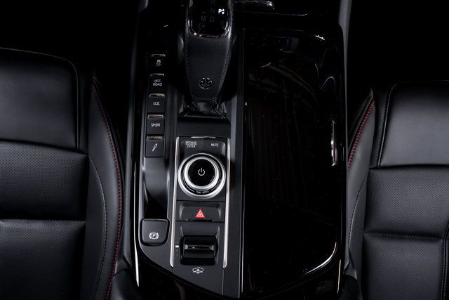 Used 2024 Maserati Levante GT Ultima AWD/4WD image 46