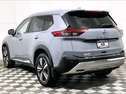 Used 2022 Nissan Rogue Platinum w/ Head-Up Display Package image 11