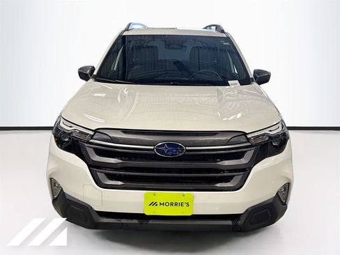 Used 2026 Subaru Forester Premium AWD/4WD image 2