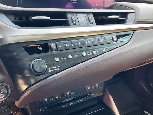 Used 2019 Lexus ES 350 image 32