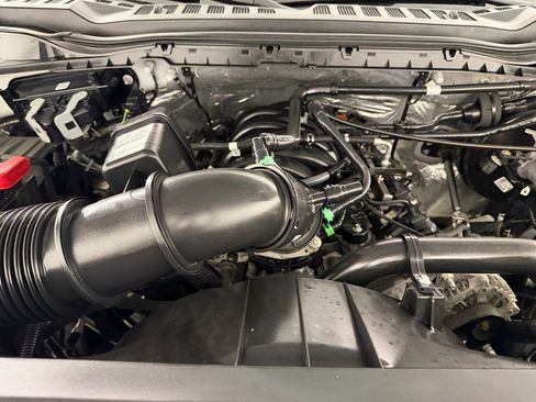 Used 2024 Ford F250 XL w/ XL Chrome Package image 32