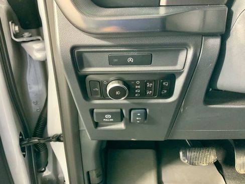 Used 2025 Ford F150 Platinum image 21