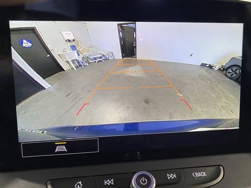 Used 2023 Chevrolet Blazer LT image 17