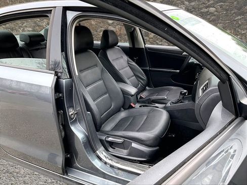 Used 2012 Volkswagen Jetta SE image 4