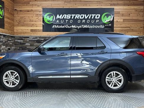 Used 2021 Ford Explorer XLT w/ Equipment Group 202A AWD/4WD image 12