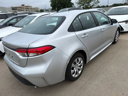 Used 2026 Toyota Corolla LE FWD image 5