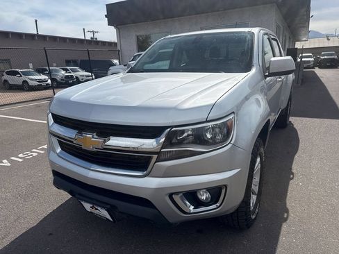 Used 2018 Chevrolet Colorado LT w/ LT Convenience Package AWD/4WD image 3