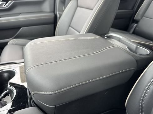 New 2026 GMC Yukon XL Elevation image 21