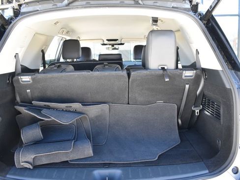 Used 2023 Nissan Pathfinder SL image 38