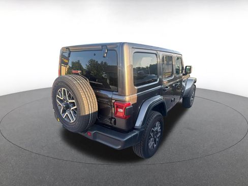 Used 2025 Jeep Wrangler Unlimited Sahara AWD/4WD image 6