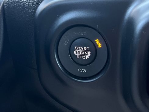 Used 2021 Jeep Gladiator Sport AWD/4WD image 22