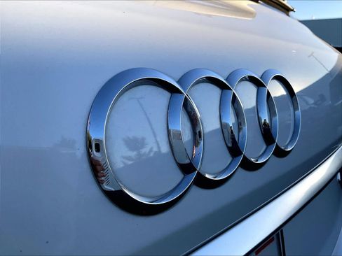 Used 2021 Audi Q7 2.0T Premium Plus w/ Premium Plus Package AWD/4WD image 11