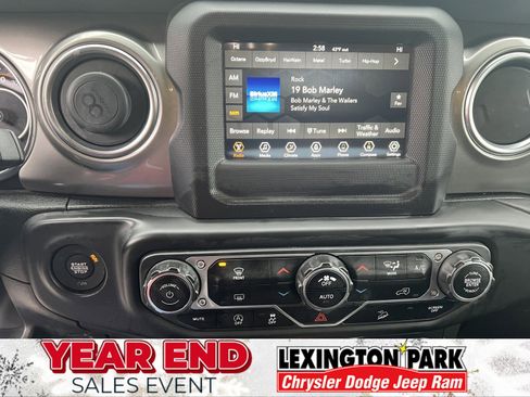 Used 2020 Jeep Wrangler Unlimited Sahara image 15
