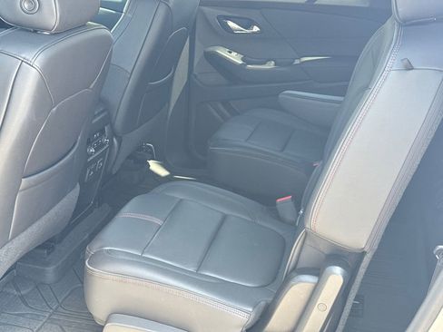 Used 2022 Chevrolet Traverse RS FWD image 21