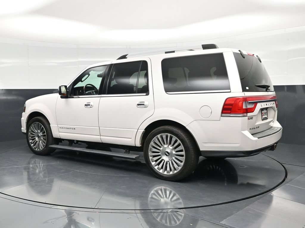 Used 2016 Lincoln Navigator Reserve AWD/4WD image 9