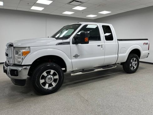 Used 2014 Ford F250 Lariat w/ Lariat Interior Package AWD/4WD image 6