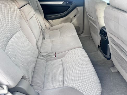 Used 2005 Toyota 4Runner SR5 AWD/4WD image 10