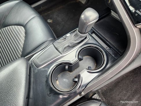 Used 2020 Toyota Camry SE image 37