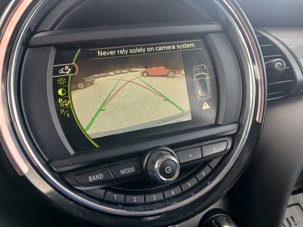 Used 2018 MINI Cooper 4-Door Hardtop FWD image 14