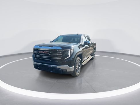Used 2022 GMC Sierra 1500 SLT w/ SLT Premium Plus Package image 3