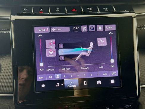 New 2025 Jeep Grand Cherokee Altitude image 15