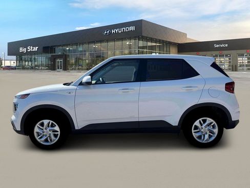 New 2026 Hyundai Venue SE FWD image 3