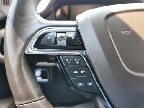 Used 2022 Lincoln Nautilus Reserve image 23