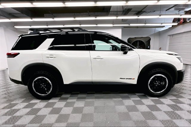 Used 2023 Nissan Pathfinder Rock Creek AWD/4WD image 15