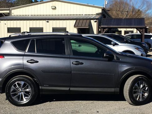 Used 2016 Toyota RAV4 XLE AWD/4WD image 7