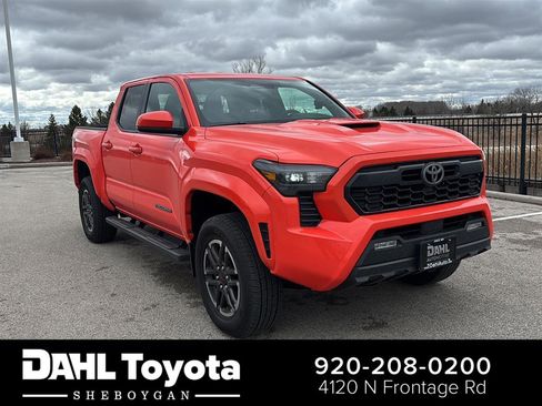 Used 2024 Toyota Tacoma TRD Sport image 1