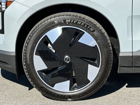 New 2026 Volvo EX30 Plus w/ Climate Package image 11