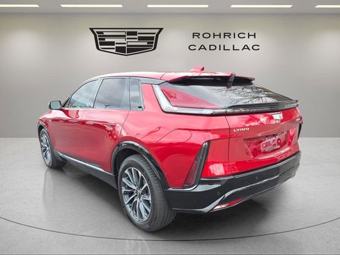 Certified 2025 Cadillac Lyriq Sport image 8