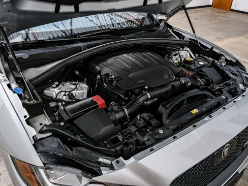 Used 2019 Jaguar F-PACE S image 54