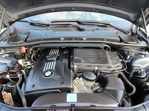 Used 2008 BMW 335xi Sedan image 31