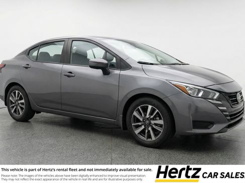 Used 2025 Nissan Versa SV image 1