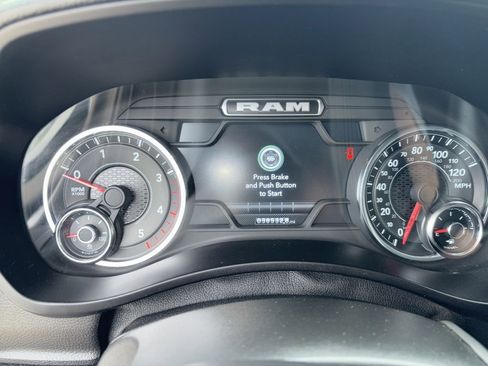 Used 2024 RAM 2500 Laramie AWD/4WD image 2