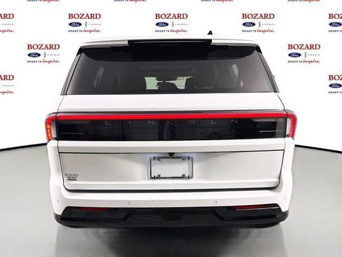 New 2026 Lincoln Navigator L Reserve AWD/4WD image 6