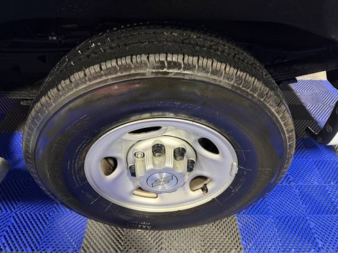 Used 2024 Chevrolet Express 2500 w/ Driver Convenience Package image 23