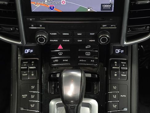 Used 2017 Porsche Cayenne S Platinum AWD/4WD image 19