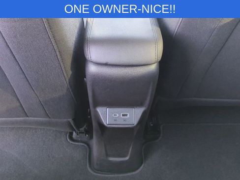 Used 2023 Chevrolet Bolt EUV LT image 28