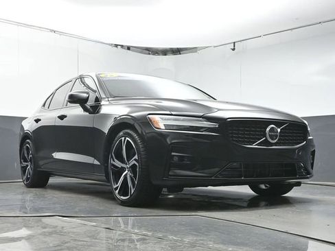 Certified 2025 Volvo S60 B5 Plus AWD/4WD image 31