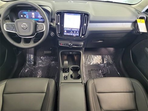New 2026 Volvo XC40 B5 Core w/ Climate Package image 8