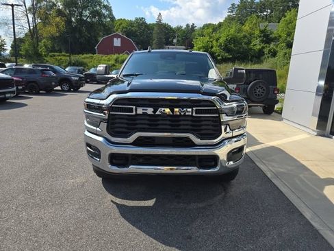 Used 2025 RAM 2500 Big Horn AWD/4WD image 2